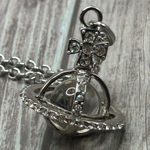 VIVIENNE WESTWOOD *AS IS, NEEDS FIXING!* Orb Rhinestone Silver Pendant Necklace - Picture 8 of 16